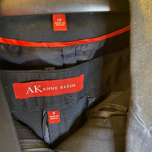 Dark Blue 2 piece Anne Klein Suit (read description for actual size) - Picture 5 of 8